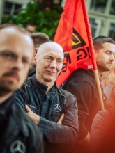 Dritte Verhandlung im KFZ-Gewerbe gestartet: 800 Beschäftigte zeigen Arbeitgeber rote Karte!