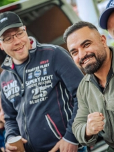 Dritte Verhandlung im KFZ-Gewerbe gestartet: 800 Beschäftigte zeigen Arbeitgeber rote Karte!