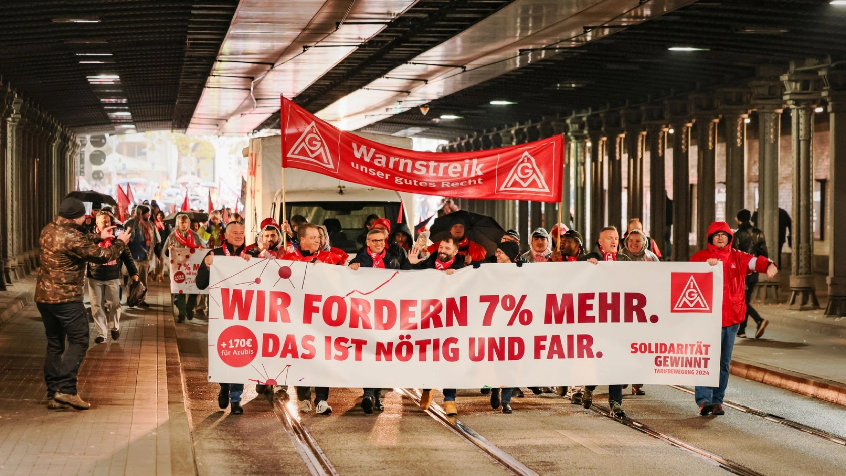 Warnstreikaktion Metall- und Elektroindustrie Hannover 11.11.2024