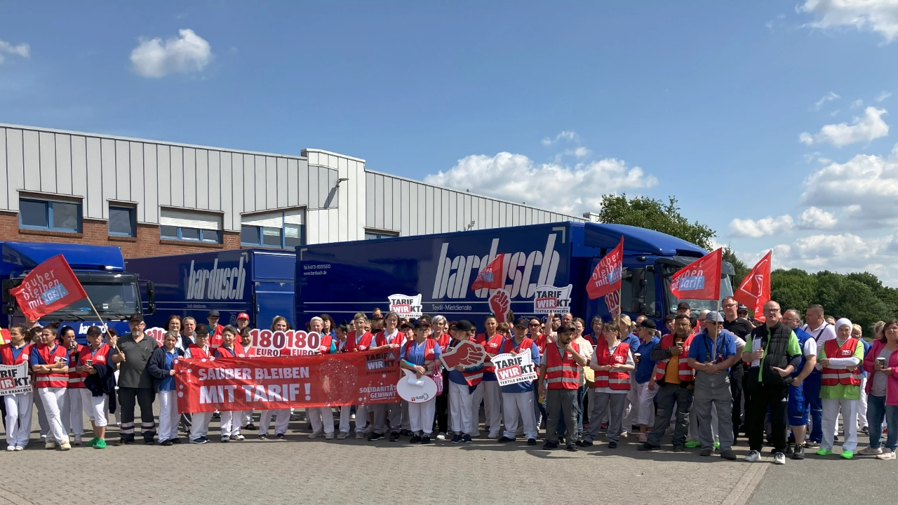 Bardusch Warstreikation Textile Dienste