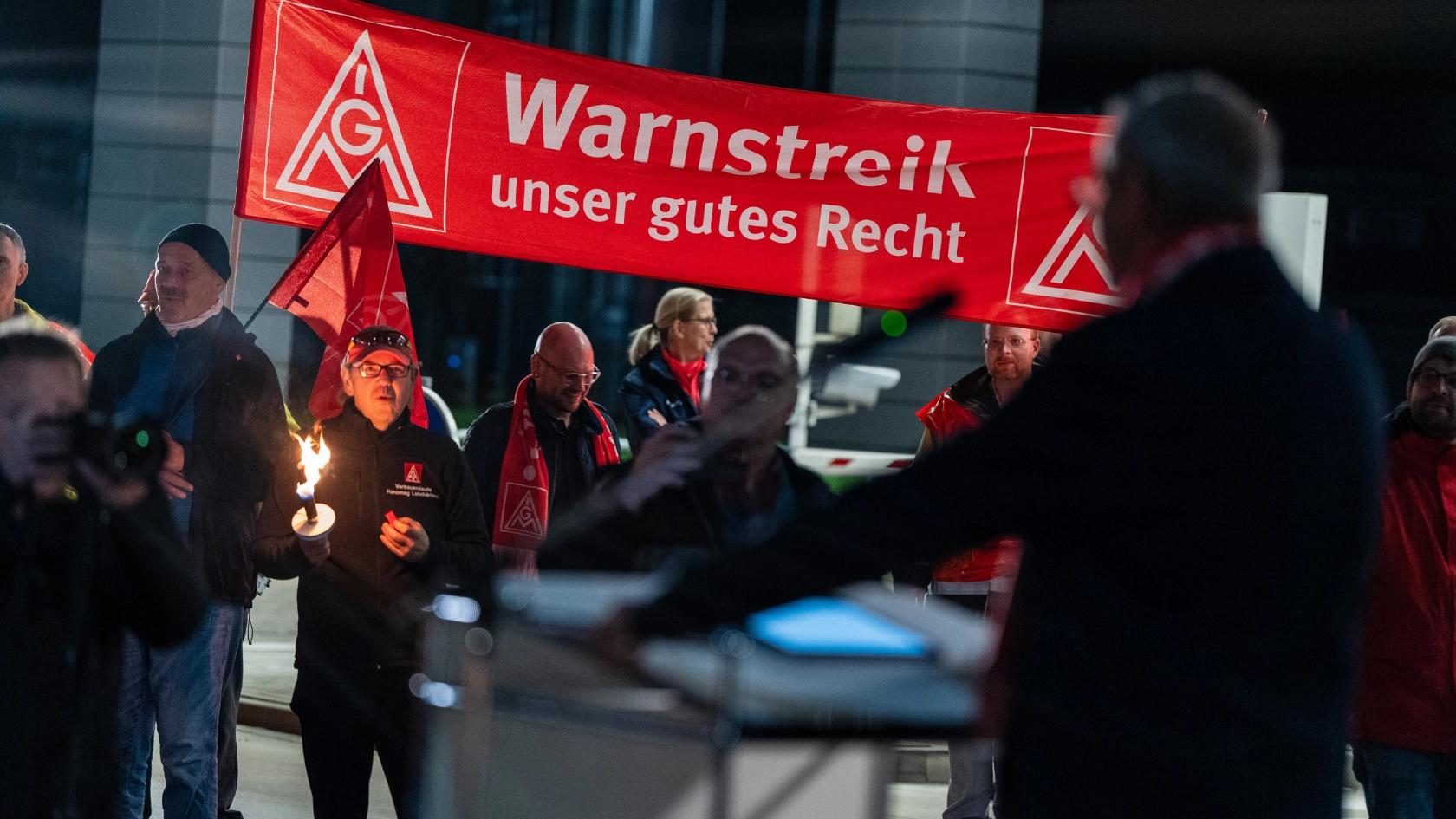 Warnstreik bei Clarios in Hannover