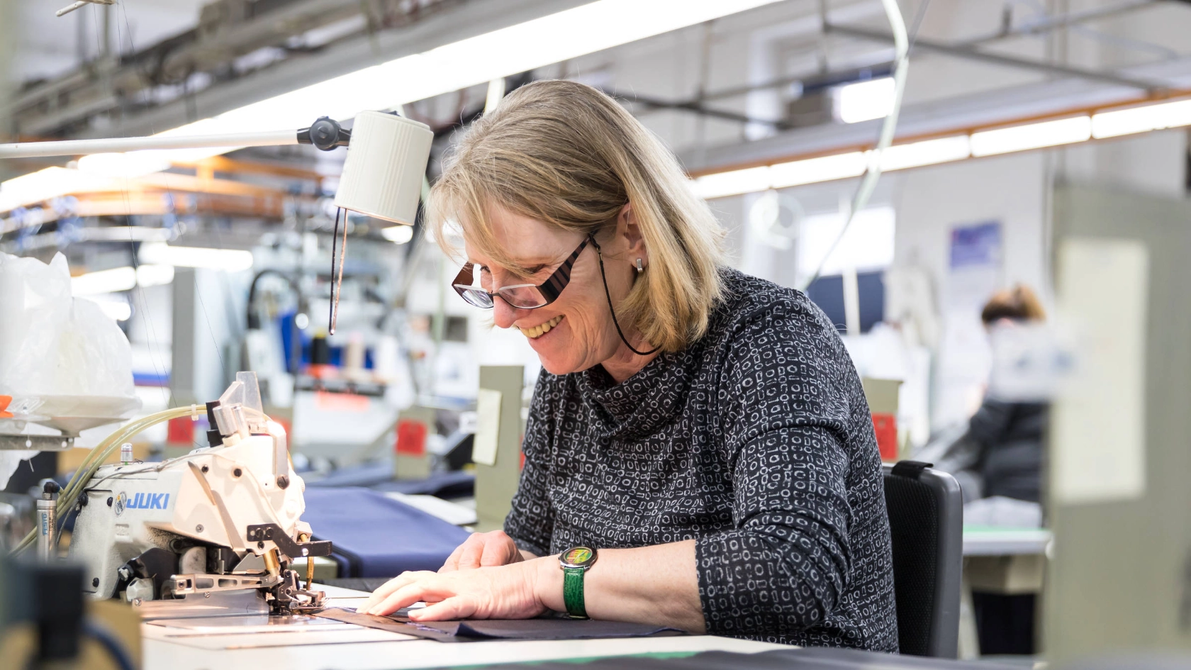 1985 fing Regina Ries bei Wilvorst Herrenmoden eine Ausbildung an.