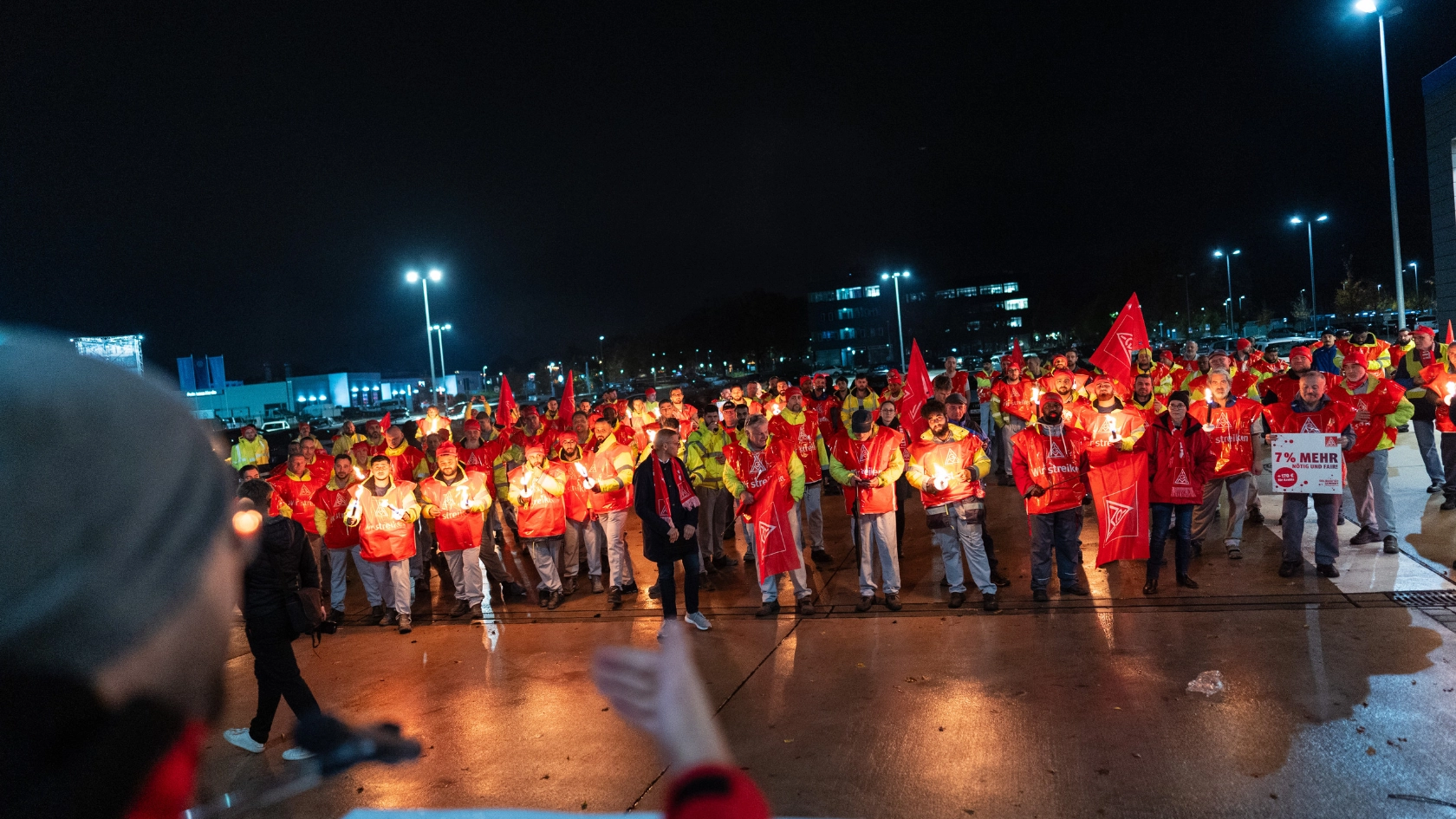 Warnstreik bei Clarios in Hannover