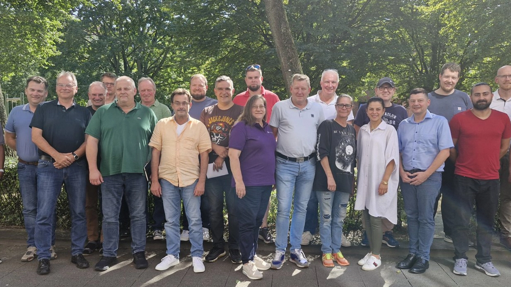Gruppenbild von Betriebsräten aus der Automobilwirtschaft