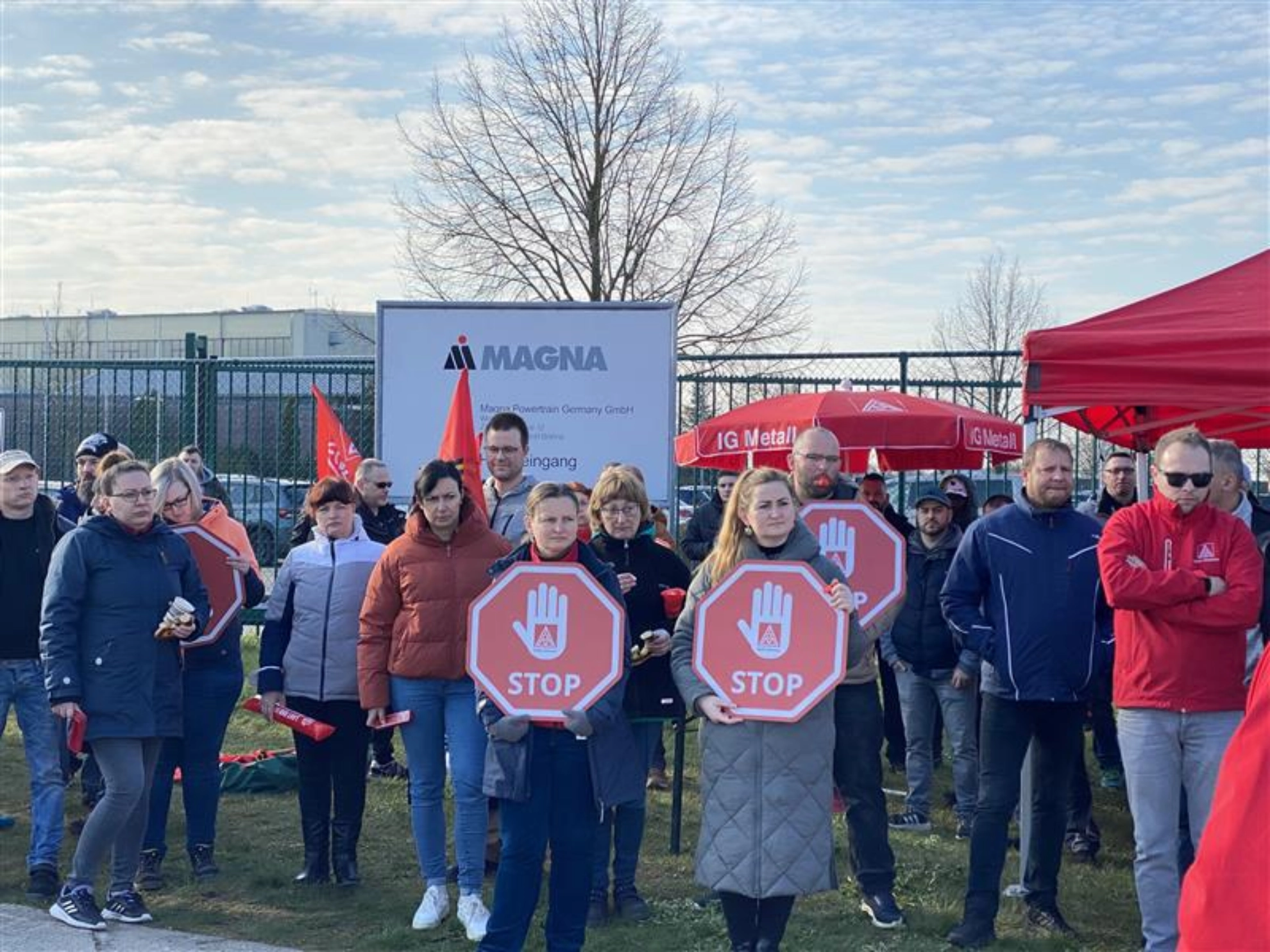 Beschäftigte bei Magna Powertrain
