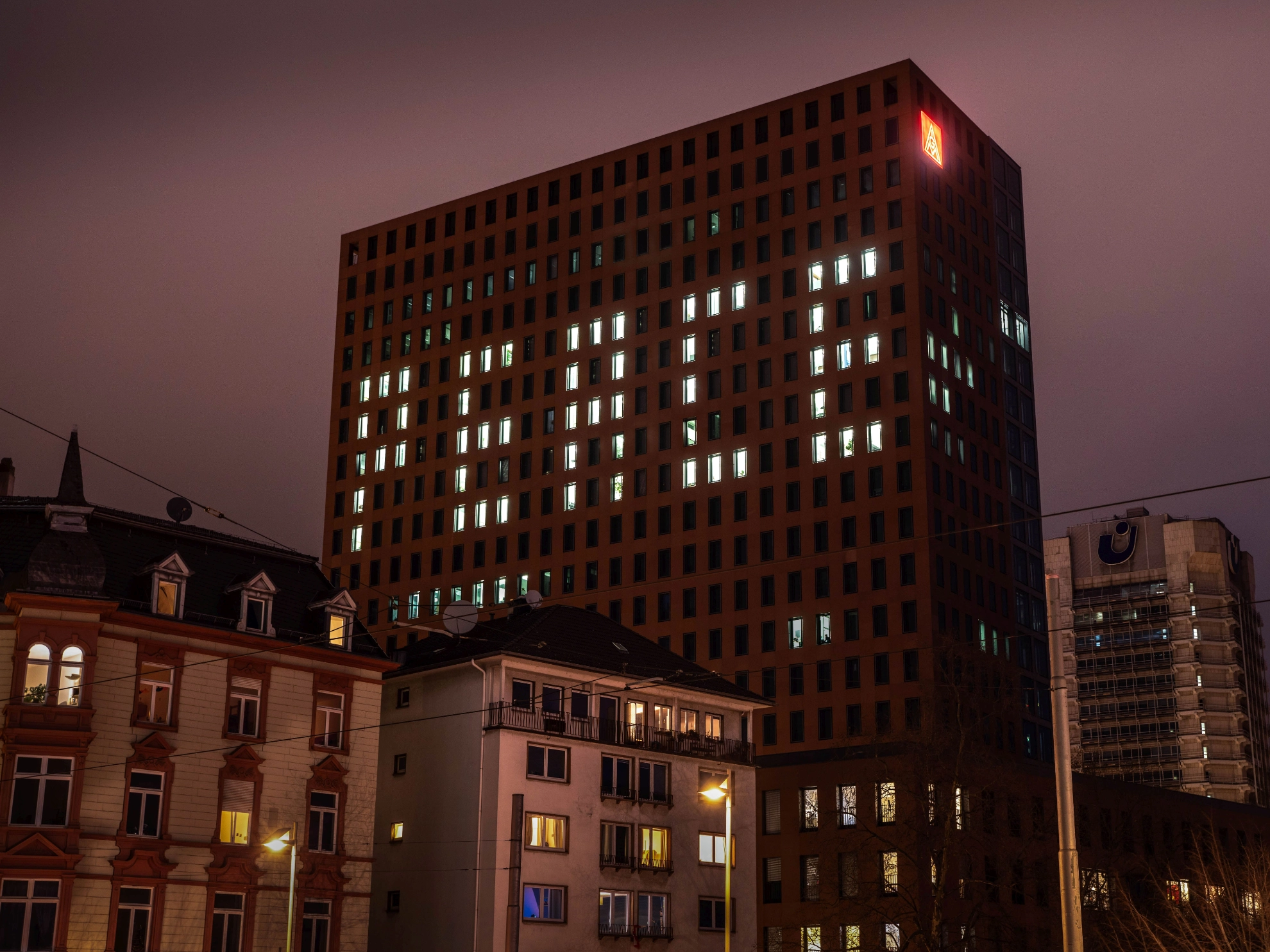 Paece IG Metall Hochhaus - anlässlich Angriff von Russland auf die Ukraine