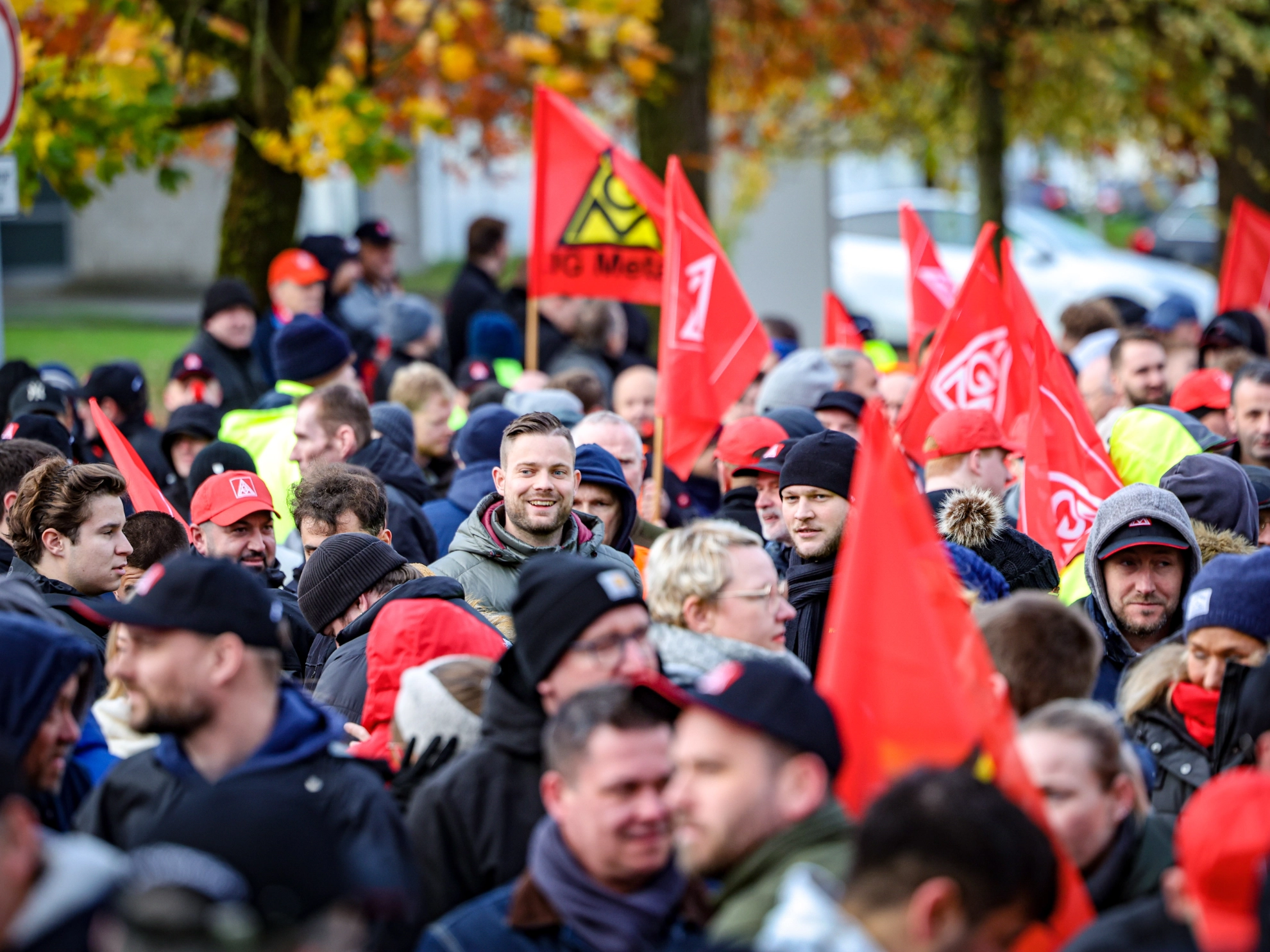 Beschäftigte machen Druck für ihre Forderungen in der Metall-Tarifrunde