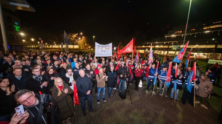 Kundgebung in Wolfsburg: "Stoppt den Kahlschlag"