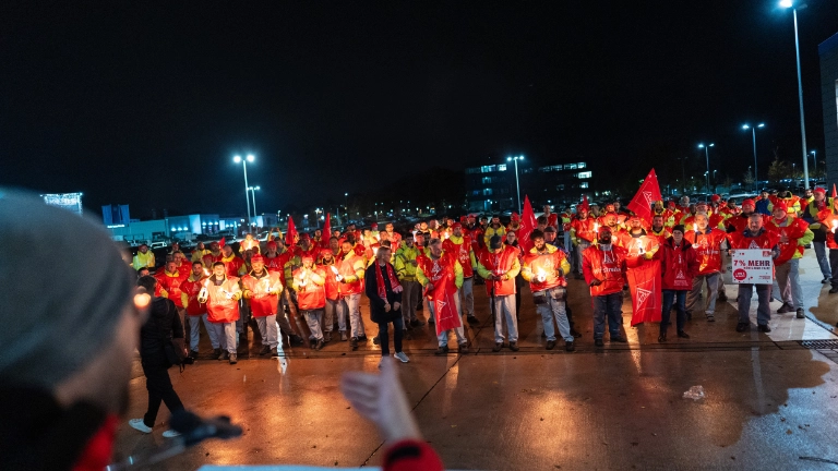 Warnstreik bei Clarios in Hannover