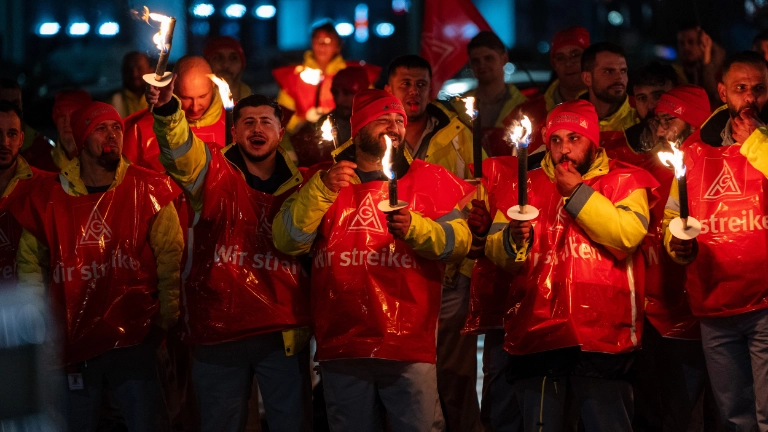 Warnstreik bei Clarios in Hannover