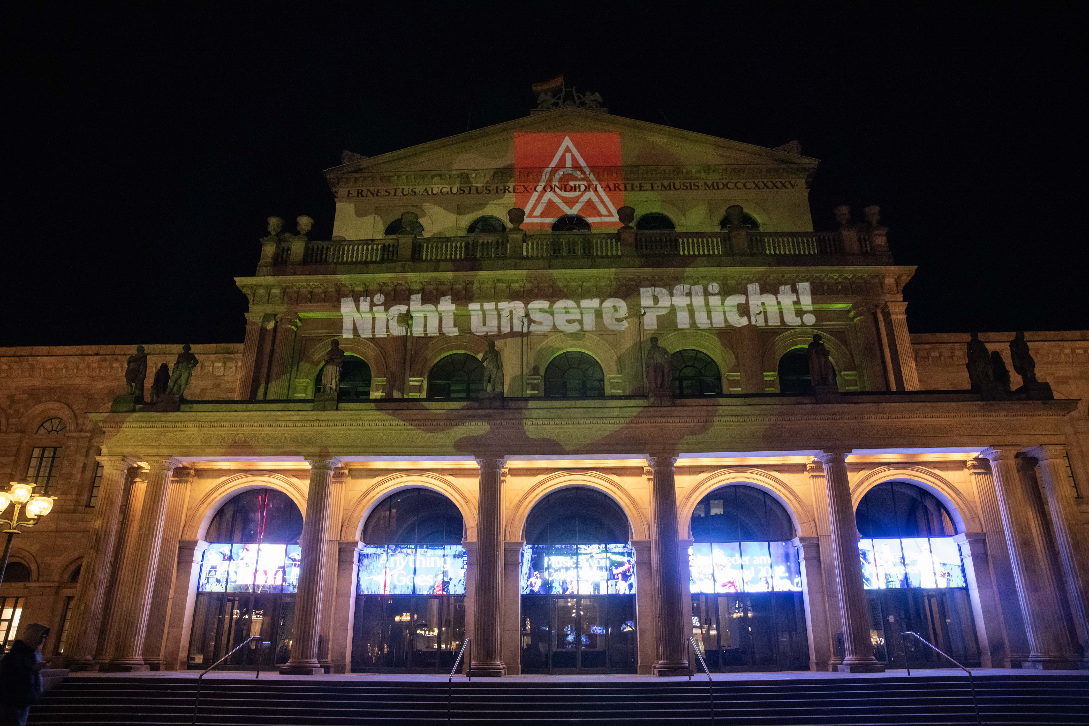 Gewerkschaftsjugend protestiert in Hannover gegen Wehrdienst